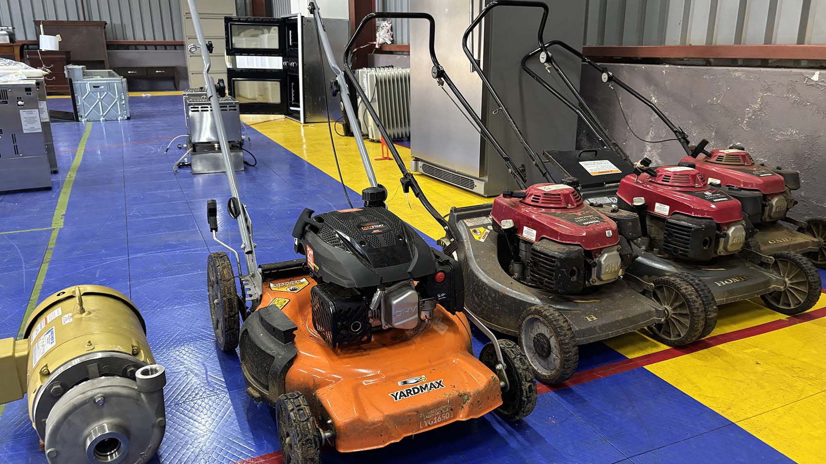 Other items listed for sale include lawn mowers and various maintenance equipment. 